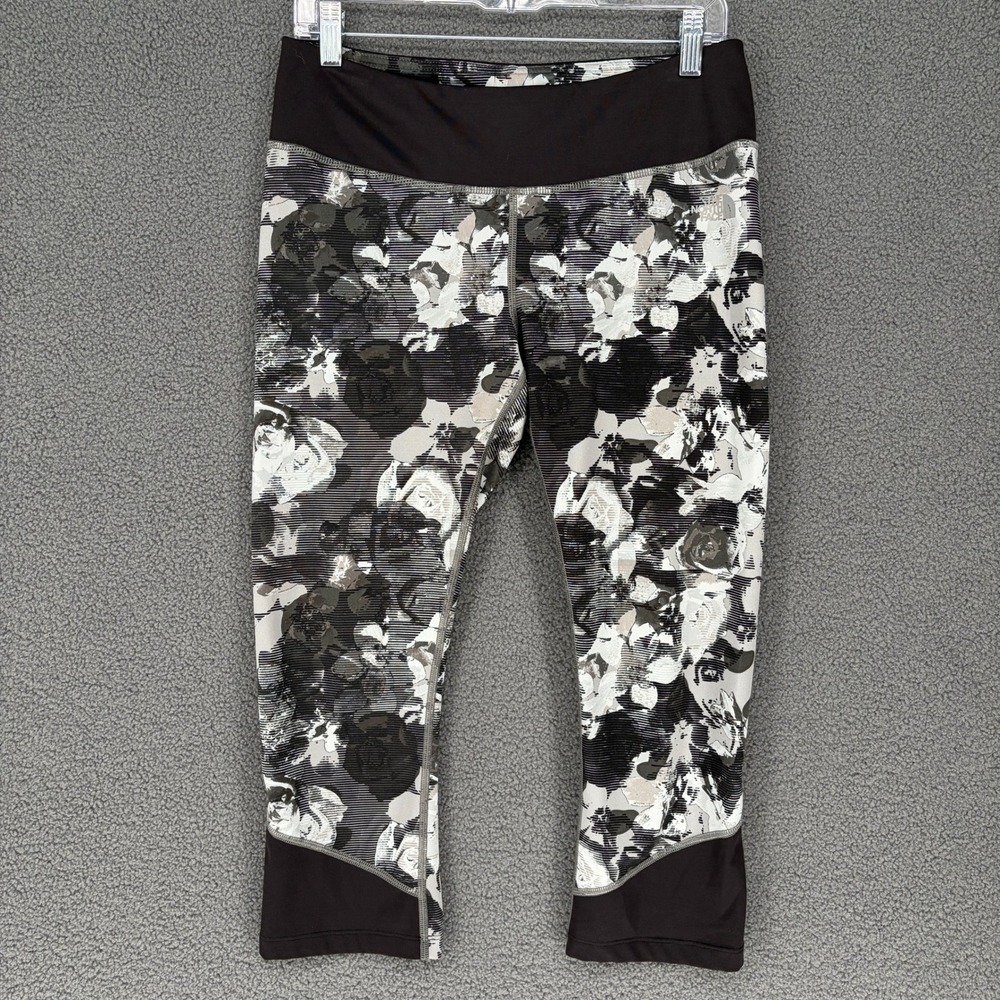 The North Face FlashDry Floral Camo Crop Leggings Black White Womens Large